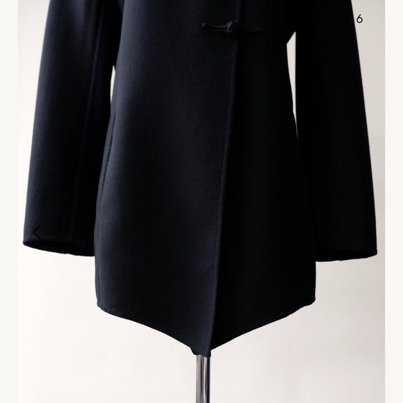 Vintage Oscar de la Renta Oriental Wool Jacket Size
6 $3290 - Picture 3 of 6